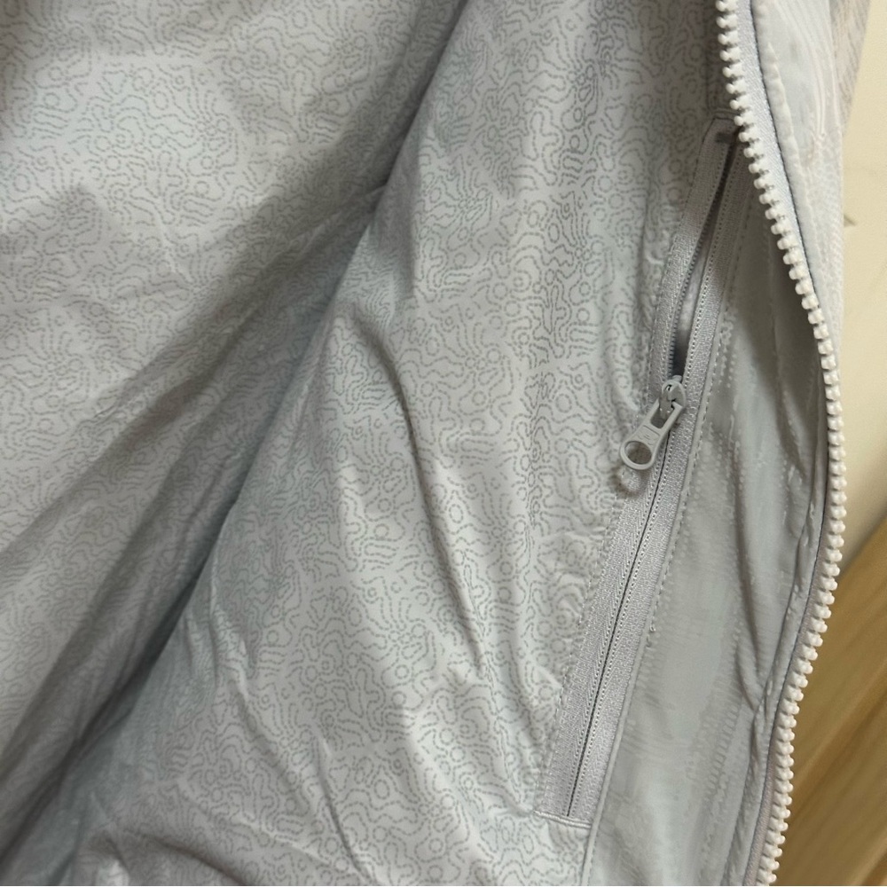 Under Armour 700FP down puffer jacket women’s white grey women’s size L warm NWT - Picture 6 of 15